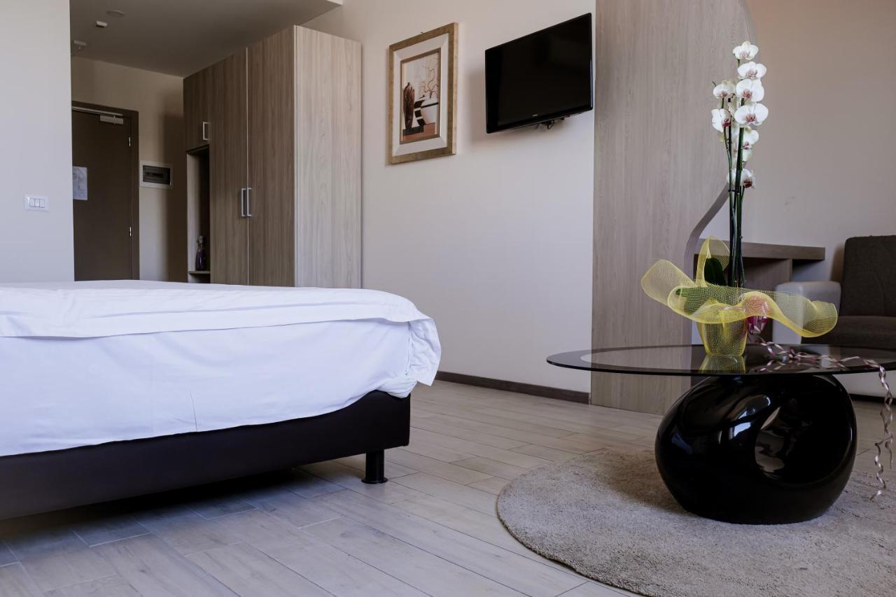 Queen Hotel Sesto San Giovanni Exterior photo